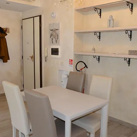 Locazione Turistica Di Carlo דירה *
