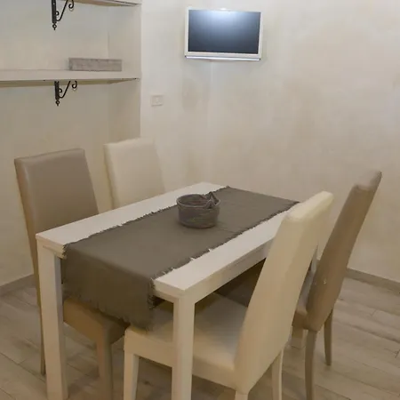Locazione Turistica Di Carlo דירה *
